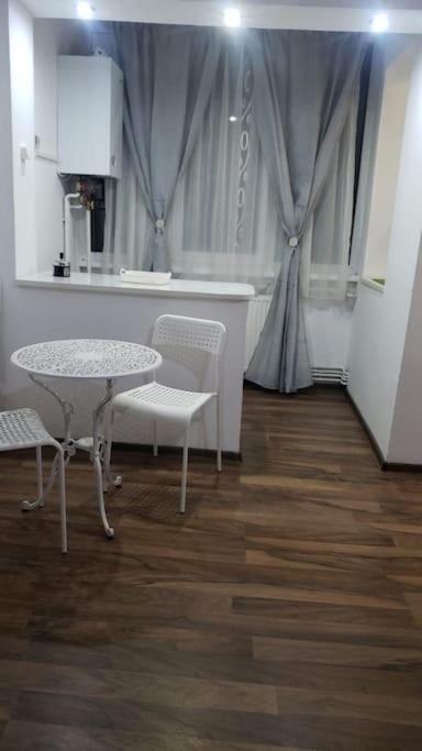 Apartment Studio Ris Harmanului Centrul Nou *